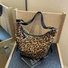 Leopard Print Best Selling Crossbody Bag Sporty and Casual Single Shoulder Bag Popular and Versatile Dumpling Bag