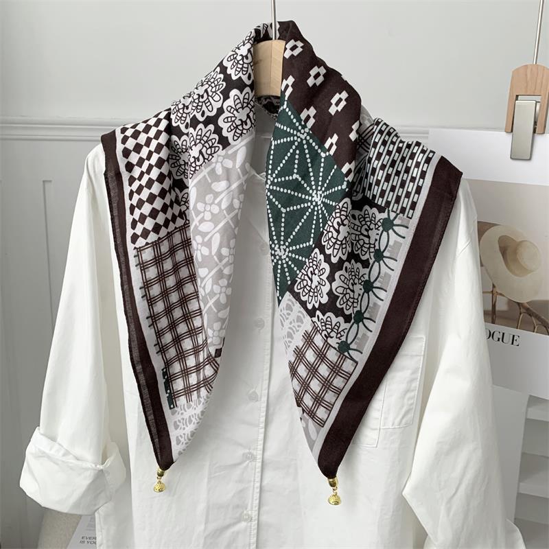 70*70 Square Scarf Retro Print Silk Scarf With Magnetic Buckle Women Neck Scarf All-Match Shawl Headscarf Accessory Gift