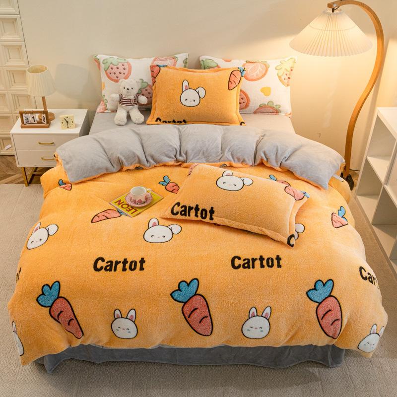 Cute Cartoon Strawberry Printed Duvet Cover Coral Fleece Autumn Winter Bed 4 Piece Set Wear Resistant Machine Washable Bedding