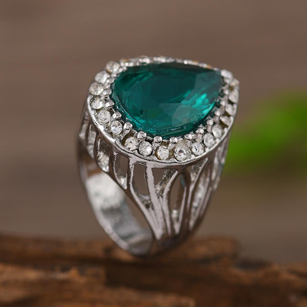 Retro Turquoise Diamond-Inlaid Ethnic Ring