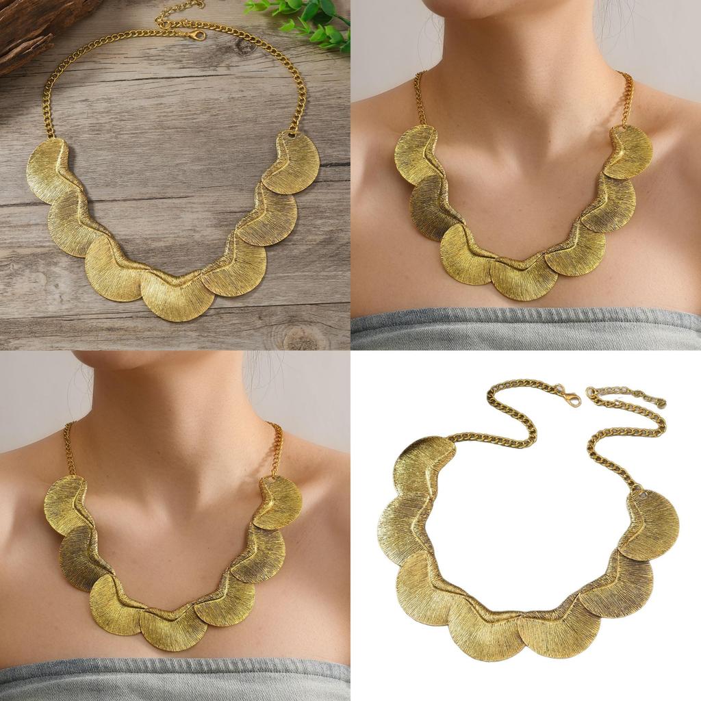 Retro Art Deco Alloy Pendant Necklace With Crescent Shape For Ladies