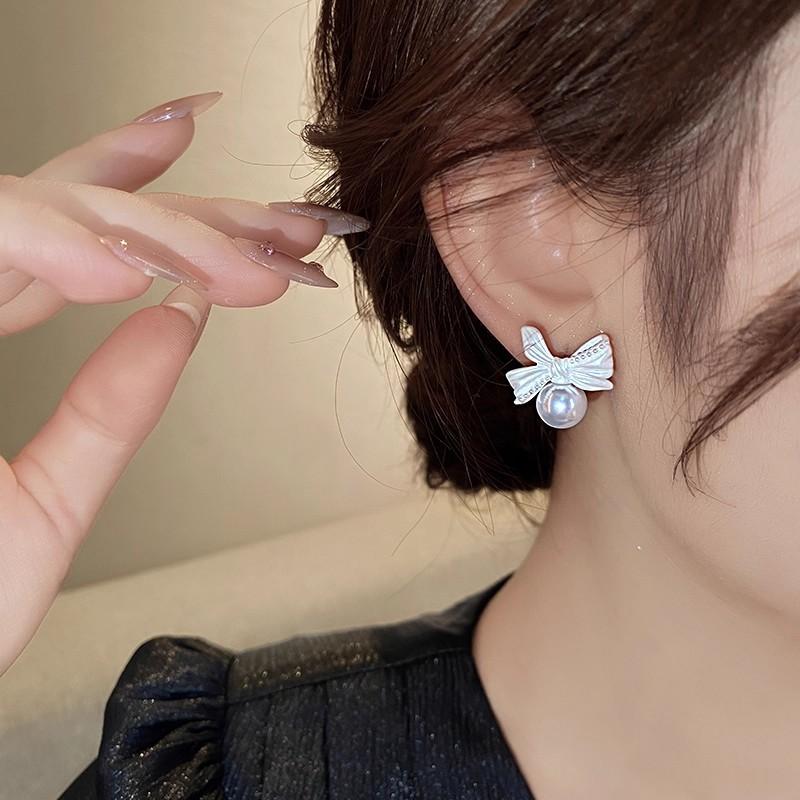 French Style Pearl Bowknot Earrings For Women Sweet Exquisite Irregular Bow Stud Earrings For Women Ear Buckle Party Holiday Jewelry Gifts