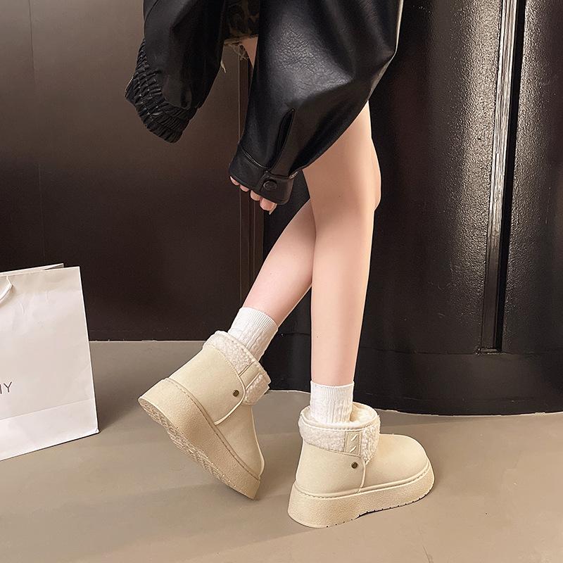 Women in Plus-size Platform Snow Boots 2025 Winter Short-cut Snow Cotton Fleece and Thickened Cotton Shoes for Women Wearing Cotton Shoes