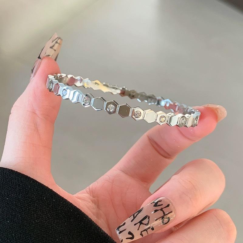 

Браслет из стерлингового серебра с бриллиантами в виде медовых сот и волн для женщин, отделка из 18-каратного золота, модный и персонализированный, нишевый дизайн