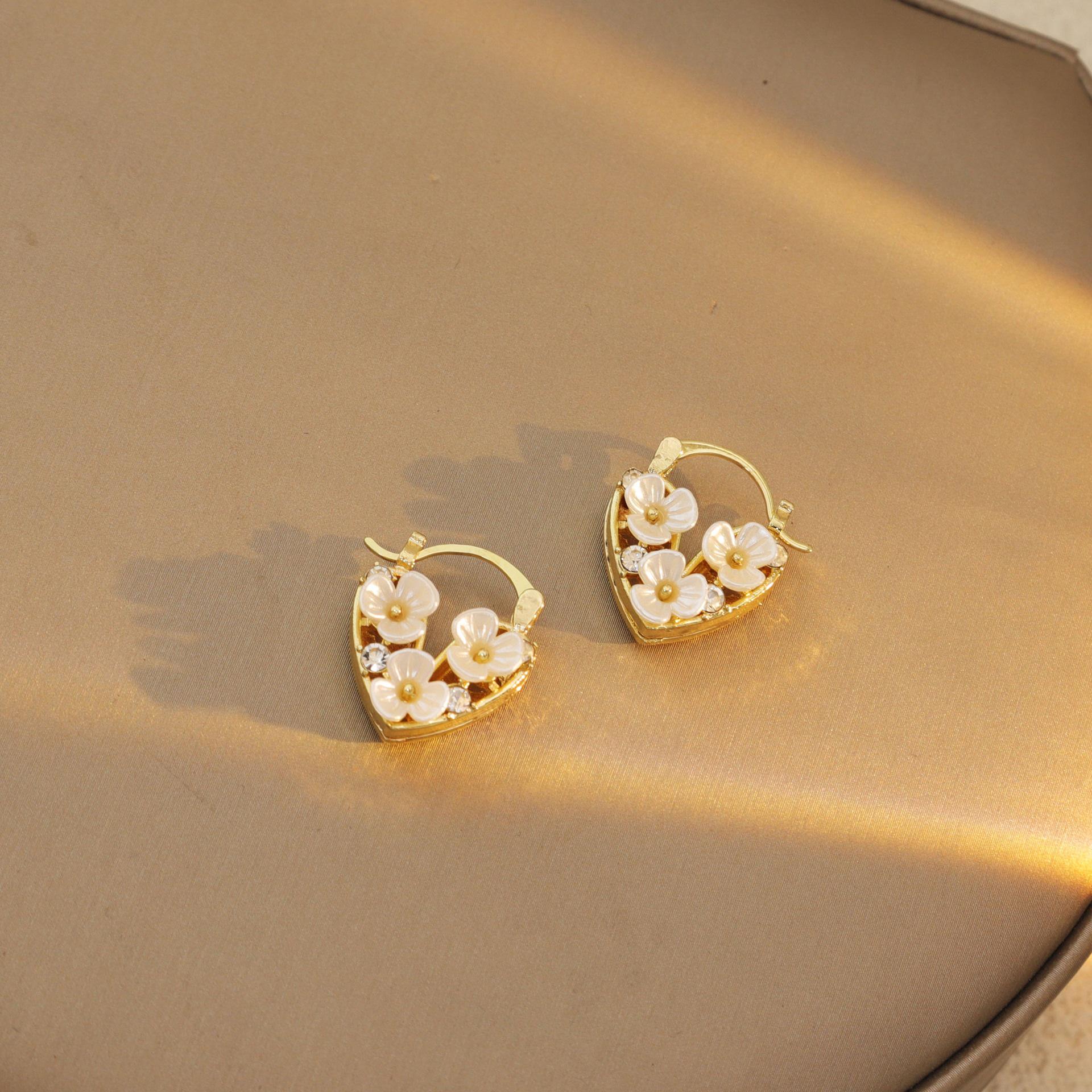 White Flower Rhinestone Heart Stud Earrings: Elegant Design for Women