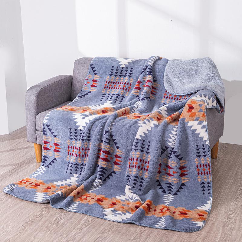 Двухслойное одеяло из овечьей шерсти и хлопкового велюра с треугольным стежком Consult Seller