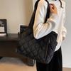 Women Padded Hobo Handbag Casual Crossbody Bag Adjustable Strap Diamond Quilted Tote Bag Padding Shoulder Bag Slouchy Travel Bag