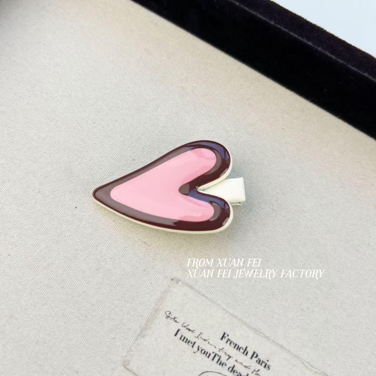 

Sweet Color Block Heart Hair Clip - Blue & Pink Duckbill for Women