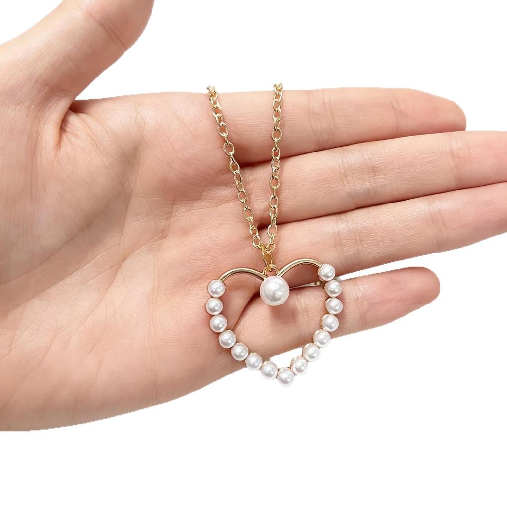 Retro Heart & Pearl Layered Necklace for Women - Fashionable Clavicle & Sweater Chain