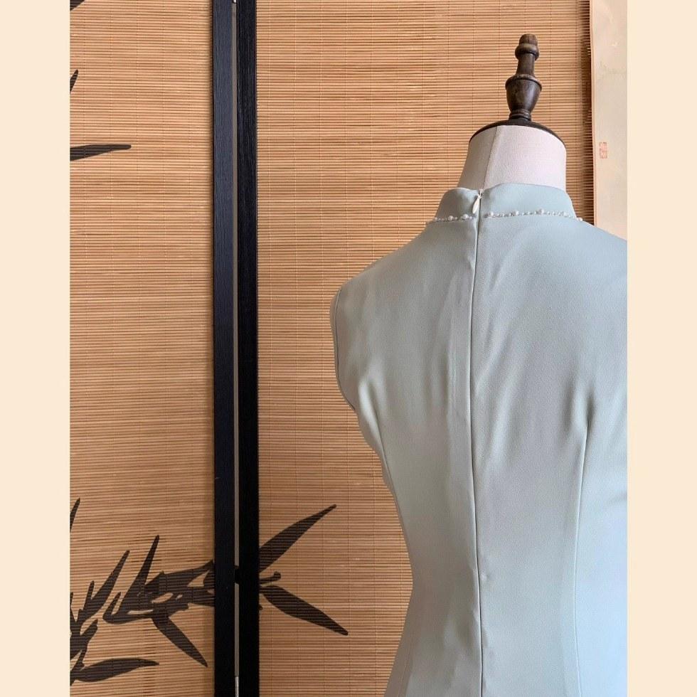 New Chinese-style turquoise improved cheongsam high-end embroidery sleeveless waist national style dress