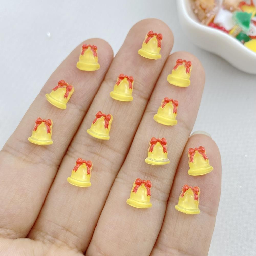 100 Stück Süße Harz-Mini-Weihnachtsbäume, Schneemänner, flache Rückseite, Schmuckherstellung, Maniküre, Haarschmuck-Zubehör