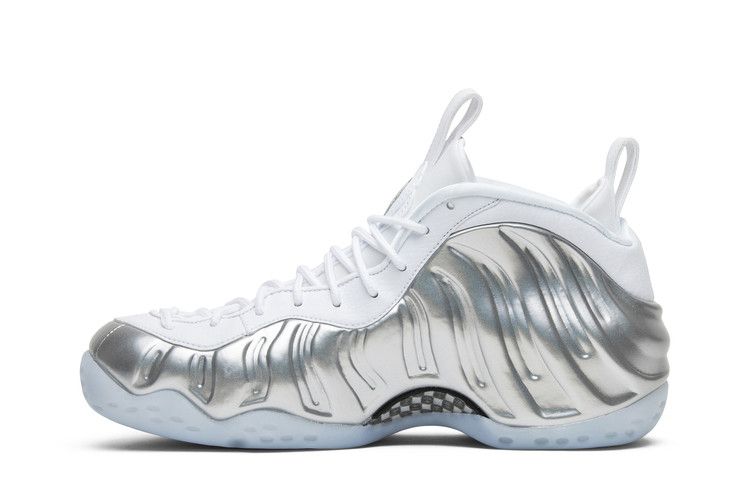 Nike Wmns Air Foamposite One 'Chrome' Sneakers