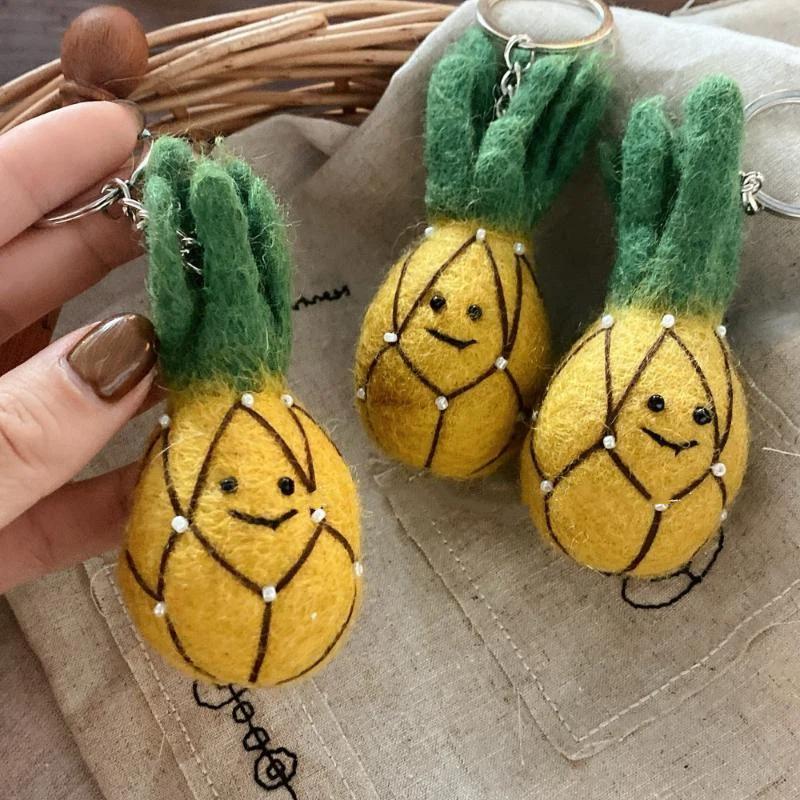 Eco-Friendly Felt Green Vegetable Keychain Adorable Lightweight Bag Pendant Schoolbag Ornament for Students Daily Use
