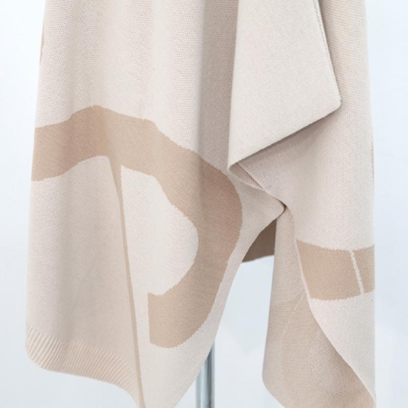 Shiz Madam Poncho Cardigan J31788