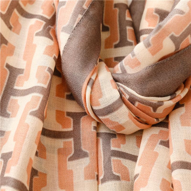 Letter H Color Matching Scarf Women's Winter Fashion Air Conditioner Shawl Warm Scarf Yarn Beach Scarf Silk Scarf
