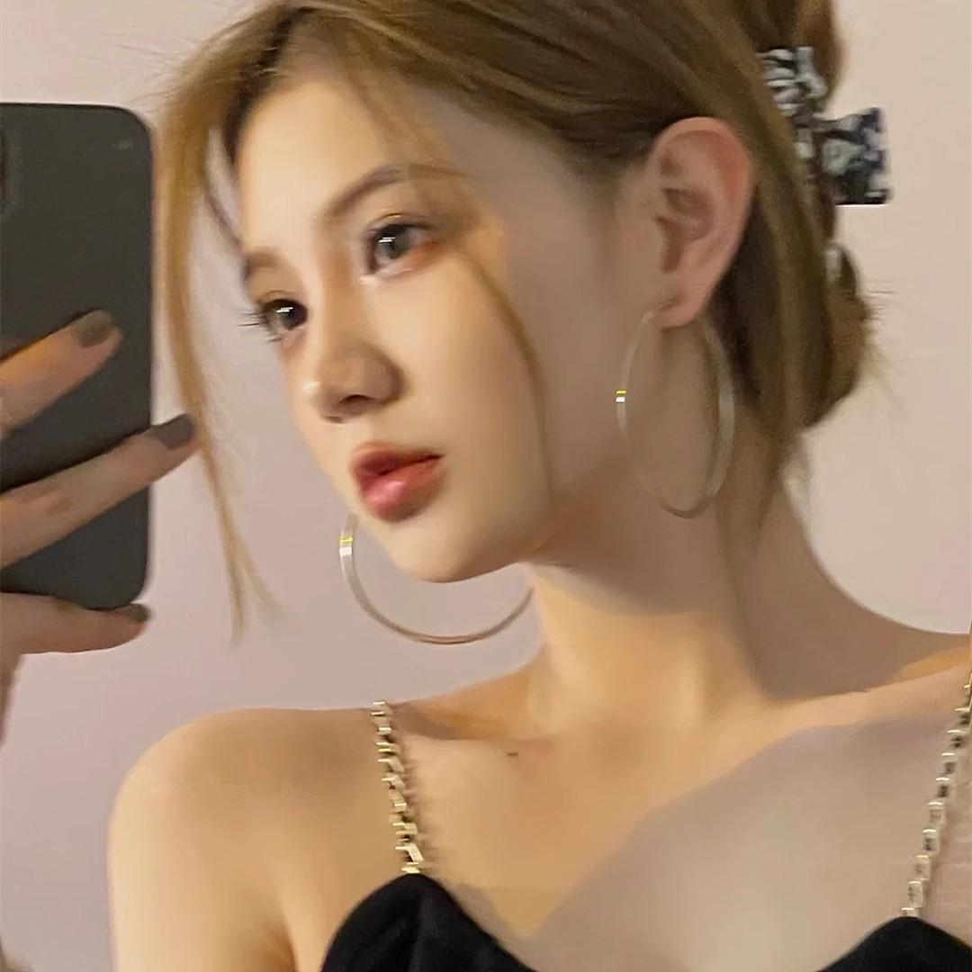 

Элегантные большие серьги-кольца: Роскошный европейский и американский стиль с универсальной простотой 5cm