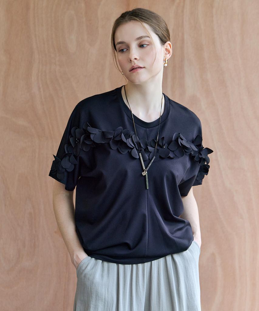 M.GRAF 3D Flower Detail Short Sleeve T-Shirt