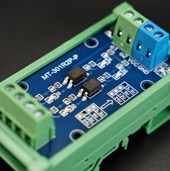 Isolated 2-Way Level Shifter Module (12V To 3.3V)