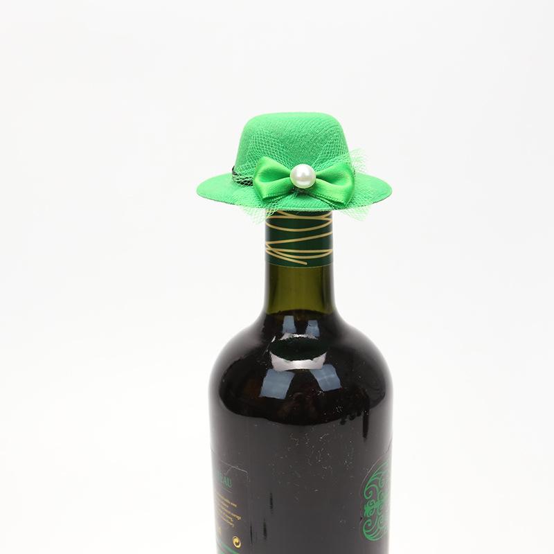 Green wine bottle cap, green wine bottle body bow lace decoration, party scene decoration props, exquisite and unique, adding festive party atmosphere