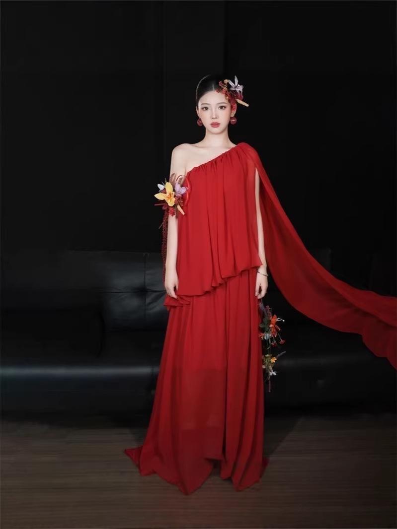 

Retro Red Evening Gown for Maternity Photoshoots One size