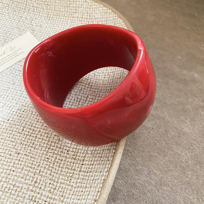 Irregular resin wide version bracelet fashionable versatile simple bracelet niche design sense retro exaggerated jewelry