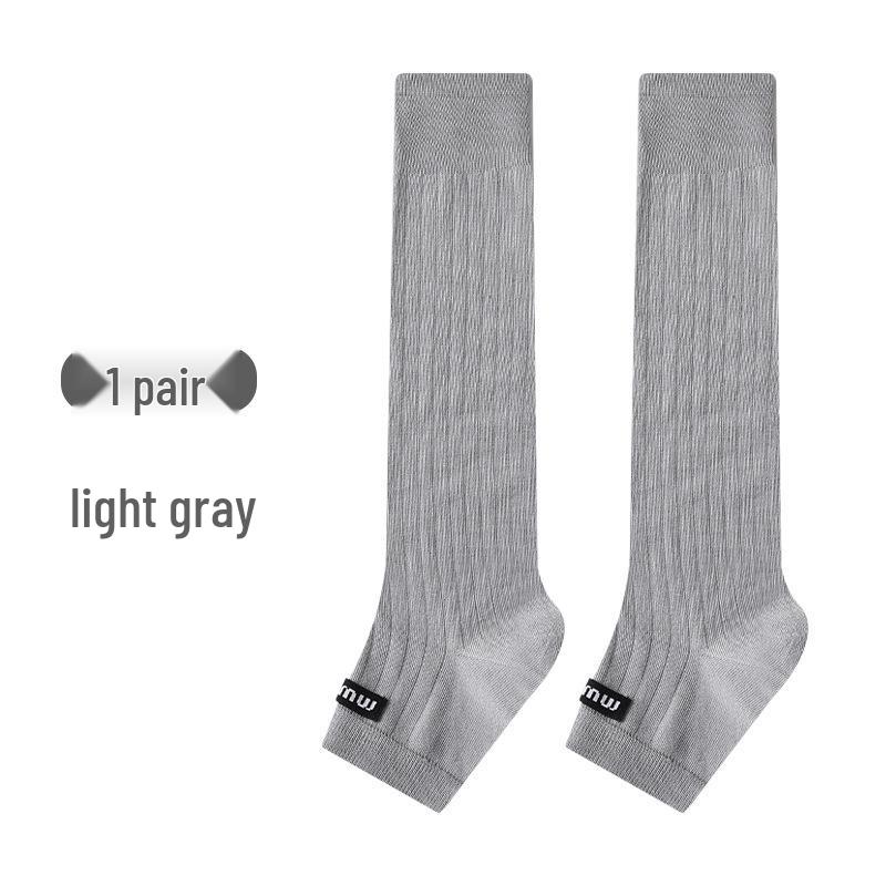 

Модные носки-гольфы Мэри Джейн на весну/лето: Универсальные гольфы до икры в корейском стиле с надписью и гетры половинной ладони MIU MIU One Size светло-серый