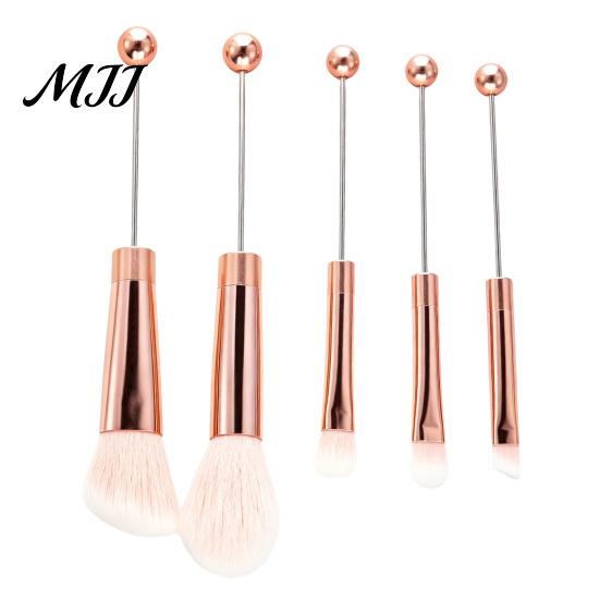 Eye Shadow Brushes 5Pcs Beadable Makeup Brush Set, DIY Cosmetic with Blank Bar, Women Tools Contouring Concealer Eyebrow Foundation for Girls