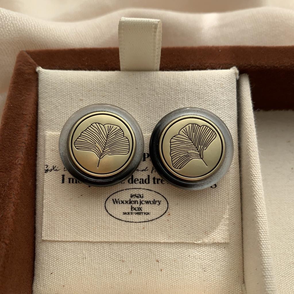 Round Ginkgo Biloba Button Earrings Earrings Resin Niche Design High Sense Fashion Literature Light Luxury Autumn And Winter Earrings