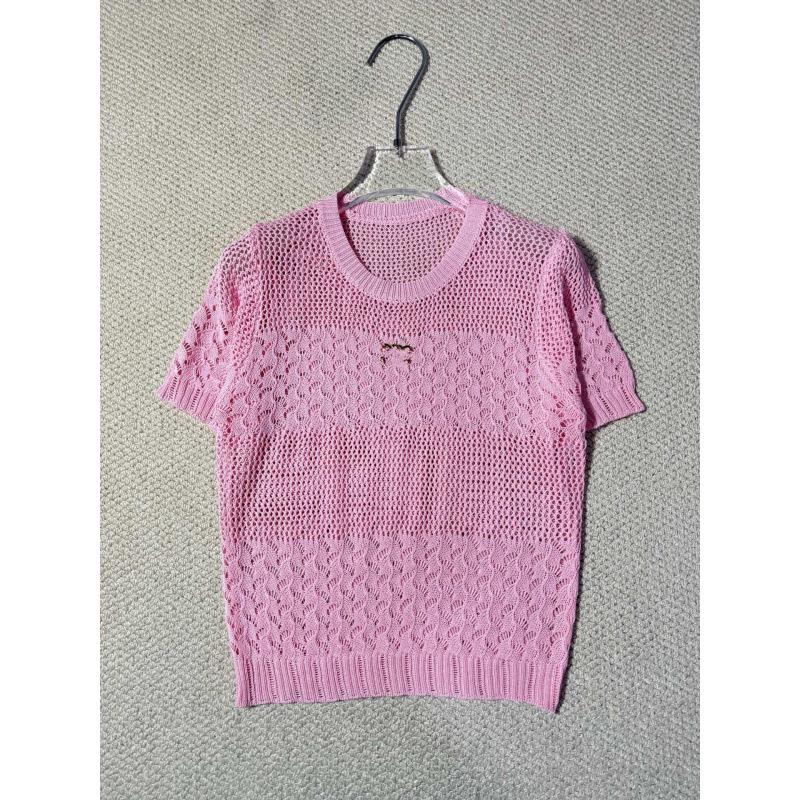 European High-Quality Metal Logo Knit Top - Short Sleeve, Round Neck, Casual & Versatile Design for Women