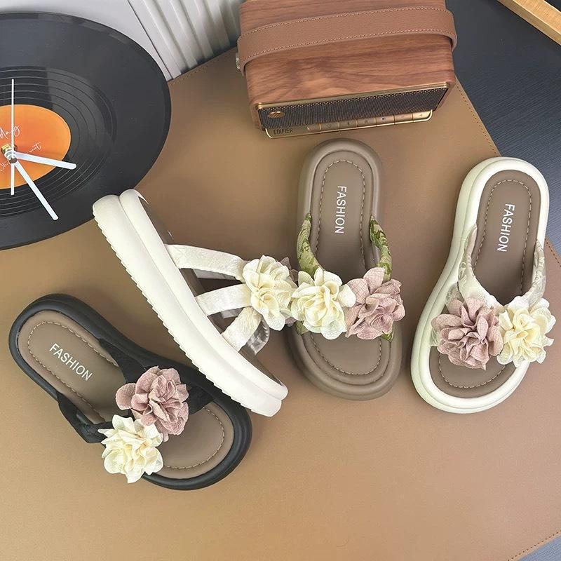 Internet celebrity platform fairy slippers women's summer 2025 new outer wear non-slip seaside flowers holiday beach shoes