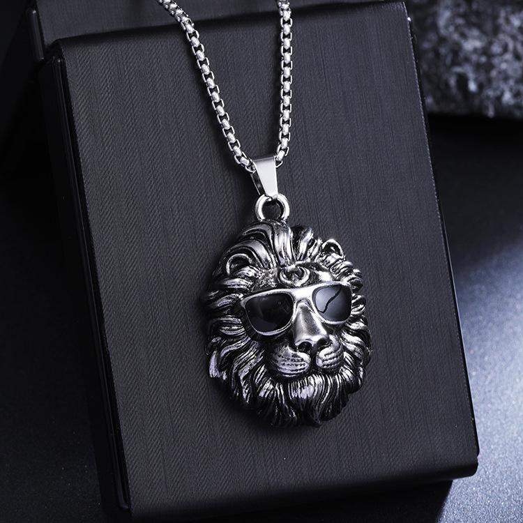 Retro Lion Head Pendant Necklace: European & American Hip-Hop Style Stainless Steel for Men