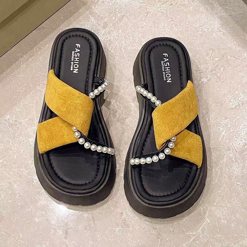 Wear with skirt sandals thick-bottomed beach trendy slippers 2025 summer new pearl national style fairy style girl one-word drag