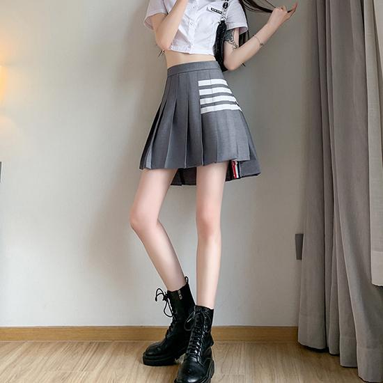 Dámská skládaná sukně se čtyřmi pruhy, šedý design obleku College Style, módní dámská ultra krátká poloviční sukně do A, sukně Jk