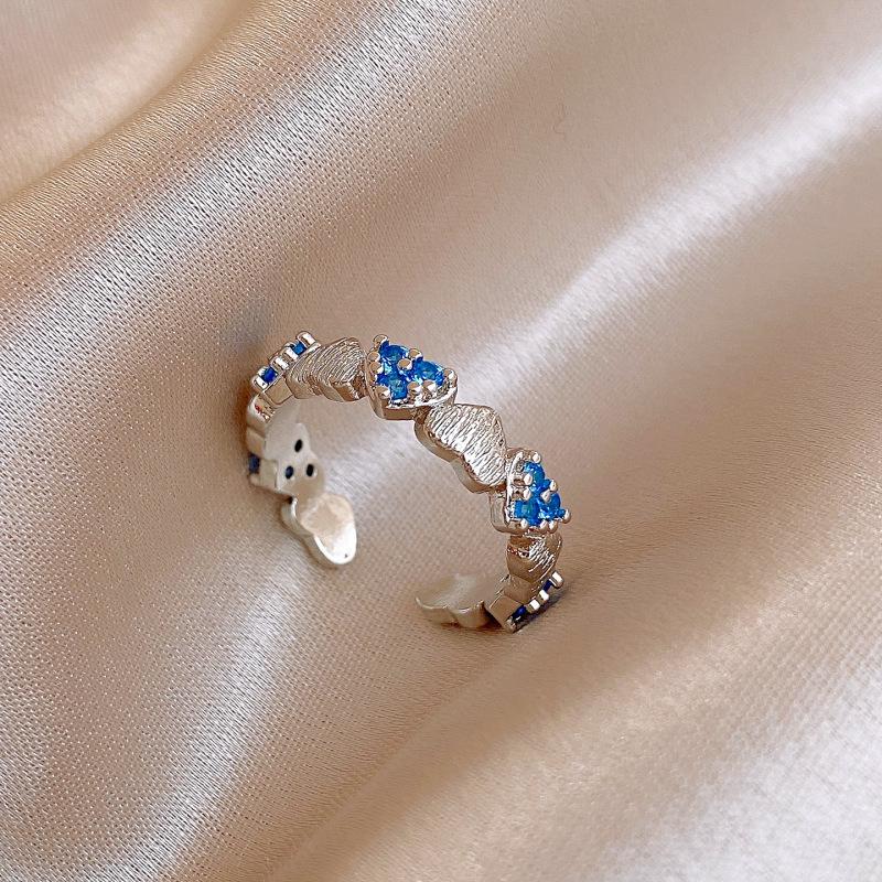 

Exquisite Zirconia Flower Heart Open Ring: Versatile, Fashionable Light Luxury Jewelry