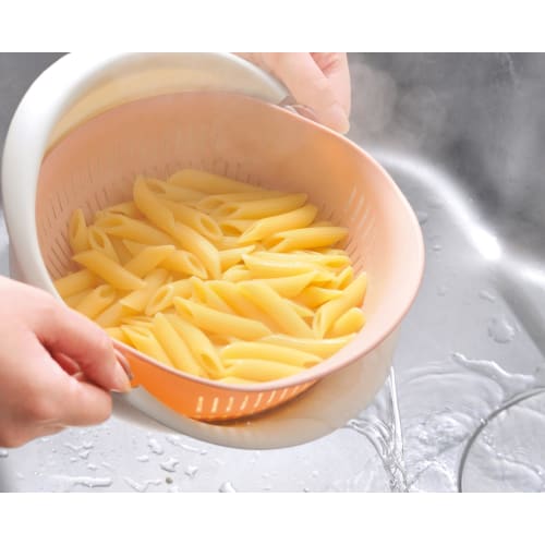 All-in-one Colander and Bowl Set for Quick and Easy Use. Heat-resistant and Convenient. A Great Kitchen Accessory.