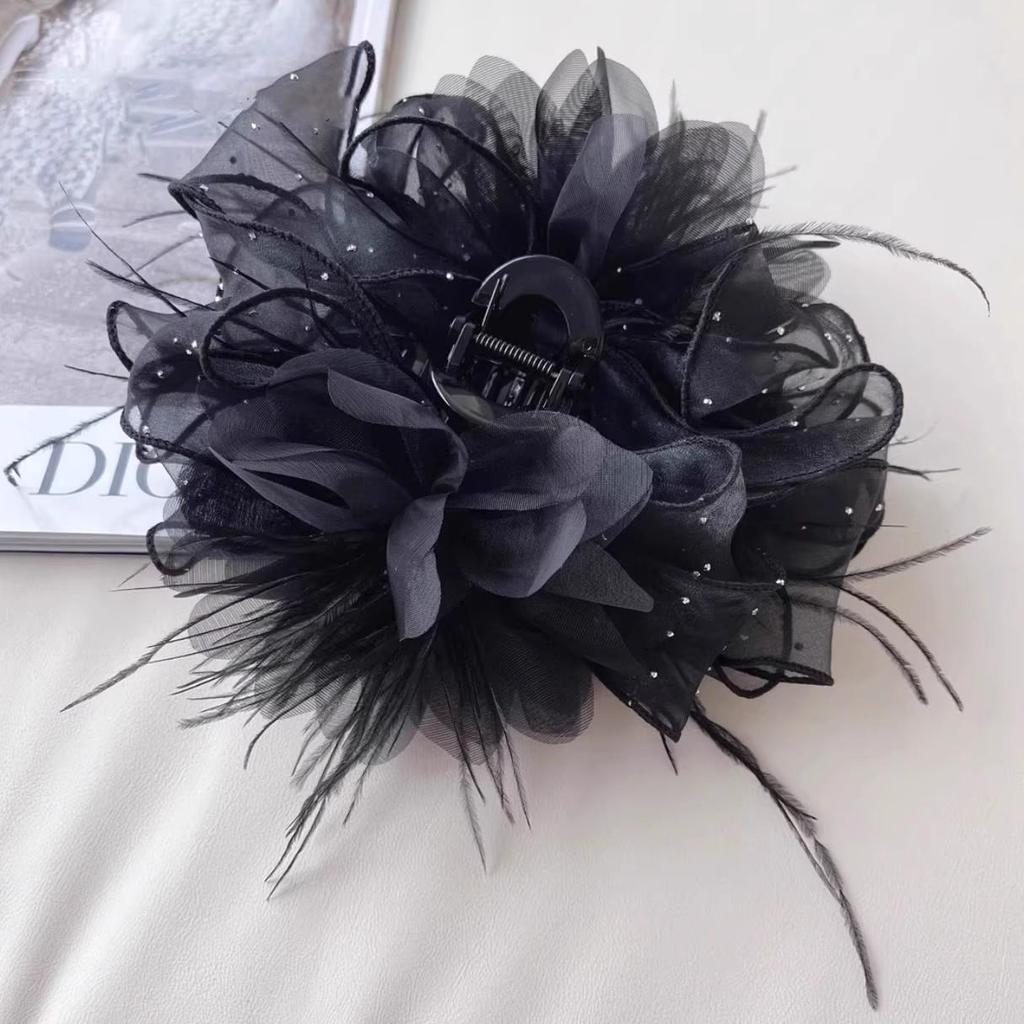 2025 Feder Flauschiges Haar Volumen Klauenclip - Prinzessin Hai Kopfschmuck für Frauen