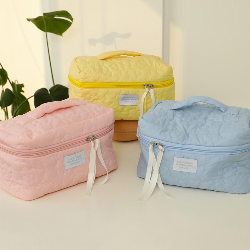 Cloud Makeup Bag: Portable Soft Travel Organizer with Large Capacity, Fluffy Design, Perfect for Makeup or Pencil Storage