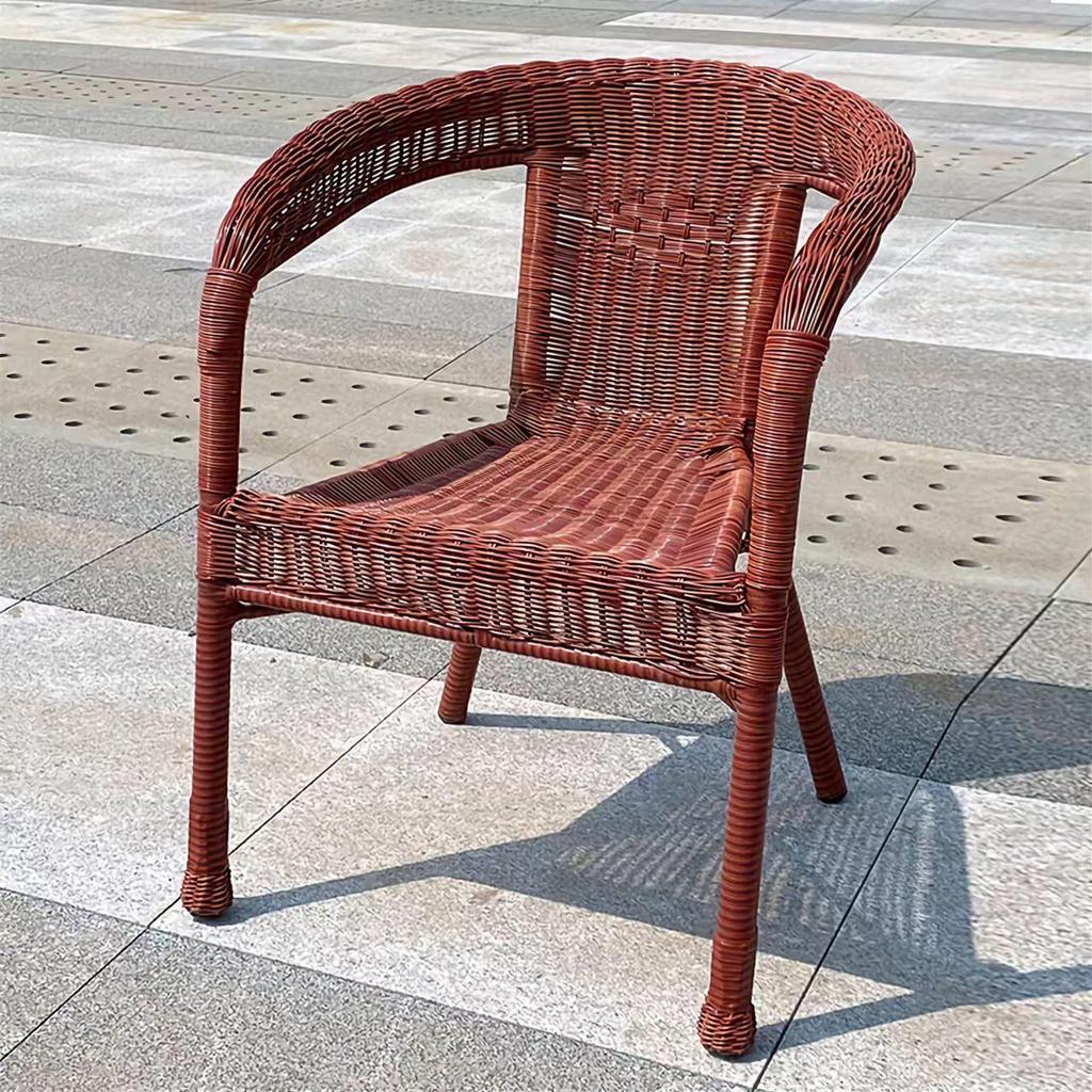 Senioren-Gartenmöbel-Set Rattan Balkonstuhl: Einzelsessel mit Rückenlehne und Hocker für den Außenbereich