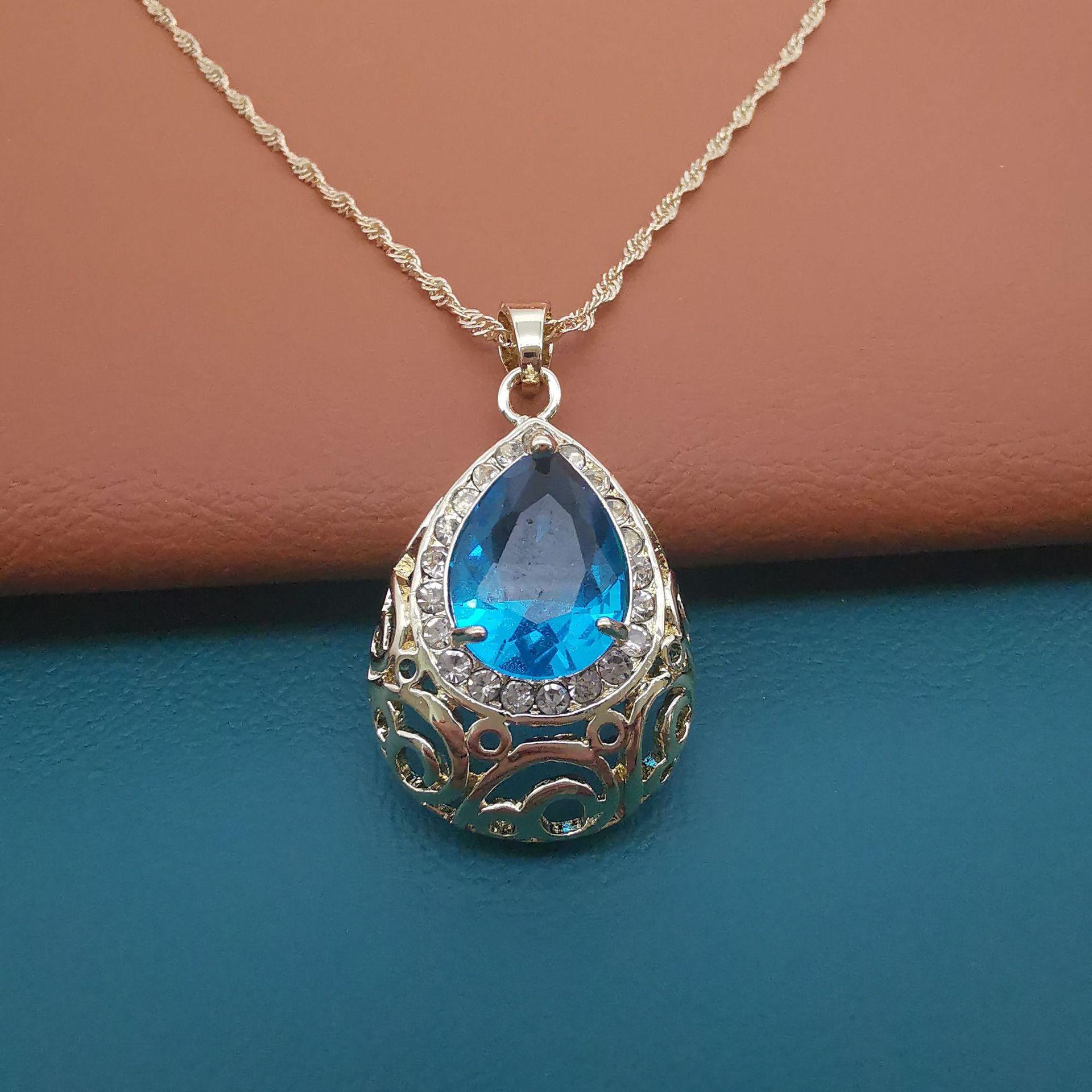 

Ожерелье в европейском и американском стиле с медным покрытием из настоящего золота в стиле ретро с геометрическим кулоном в виде капли воды с персонализированным отверстием и универсальным дизайном