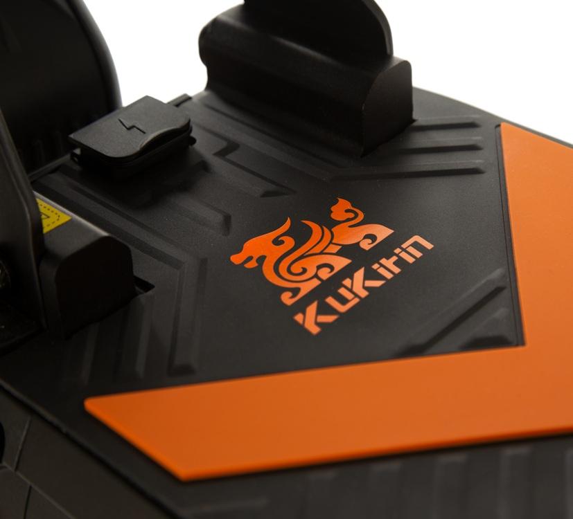 Trotinetă electrică pliabilă Kukirin G2 MAX 1000W cu baterie de 48V 20,8Ah, roți de 10 inch, viteză maximă de 55 km/h și autonomie de 80 km.