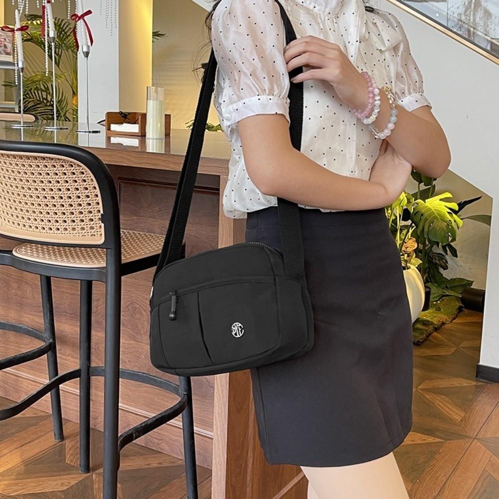 Casual Solid Color Travel Shoulder Bag Large Capacity Nylon Crossbody Bag Multi-pocket Lightweight Messenger Bag