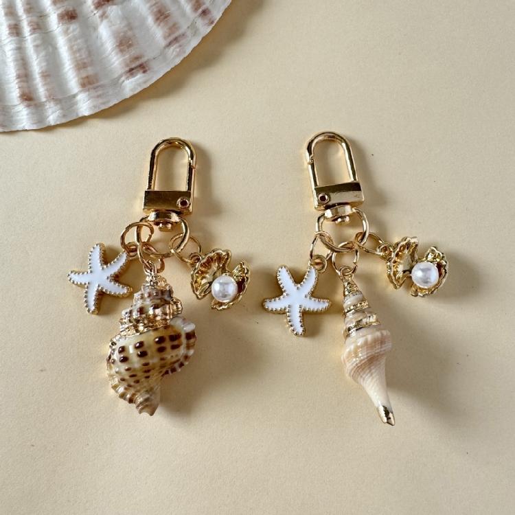 Pearls Embellished Seashells Keychain Portable Bag Charm Decoration for Women Stylish Functional Accessory