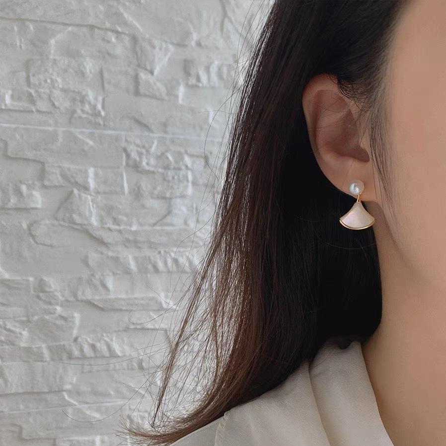 Dress Seiko Natural Freshwater Pearl Stud Earrings Mother Shell Skirt Earrings Earrings Premium Texture Silver Needle Earrings