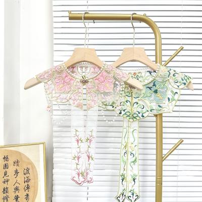 Traditioneller chinesischer bestickter Wolkenblumen-Kragen mit Quasten Polyester Bequem für Stoffaccessoire Kulturelle Kleidung