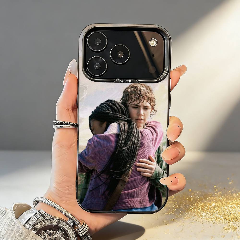 W-Walker and leah Phone Case For iPhone17,16,15,14,13,12,11,Pro,MAX Gray Matte Silicone Black Cover