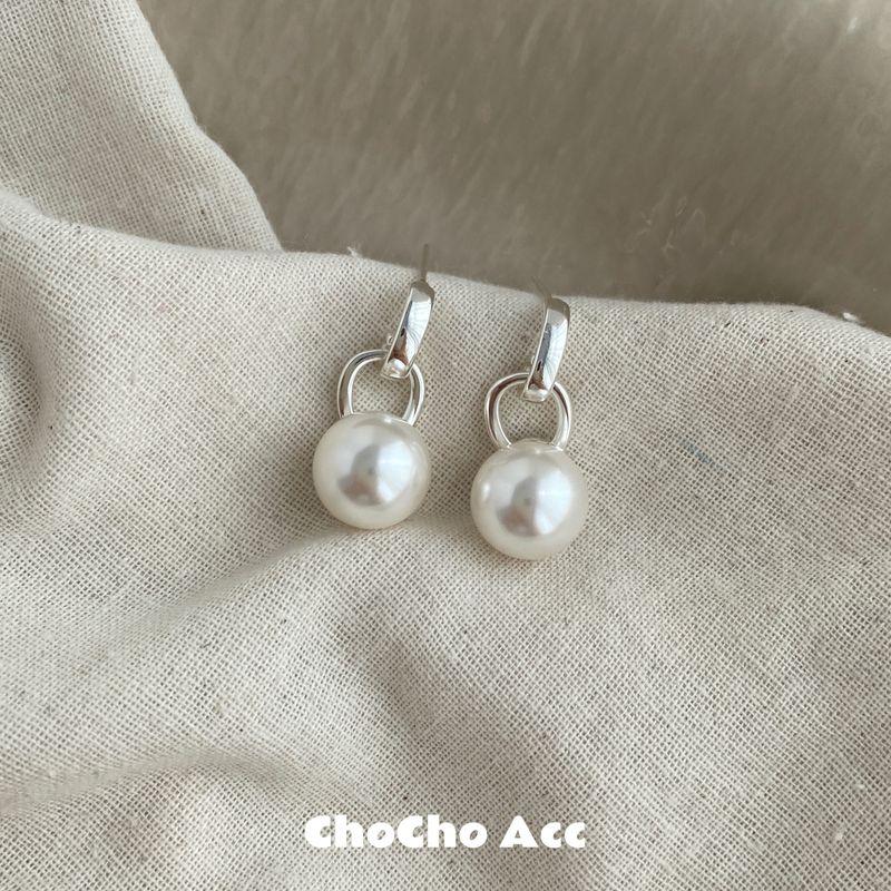 

Chocho Women s Pearl Earrings Elegant Fancy Unique Minimalist Ear Studs Earrings 925 silver needle