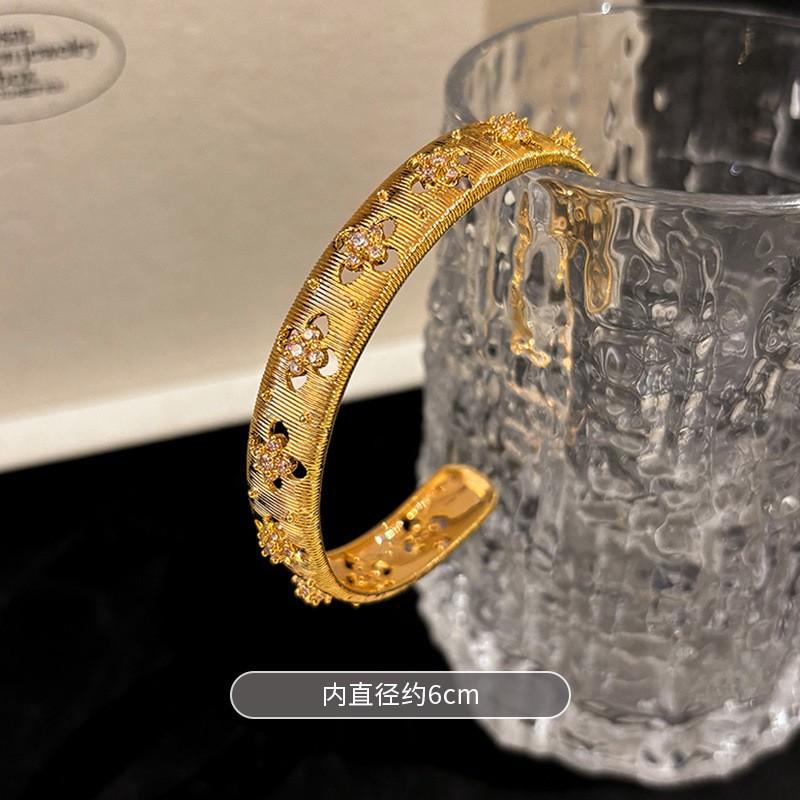 Elegant Flower Bracelet With Zirconia Stones Gold Plated Copper Alloy Lightweight Chic Vintage Style Womens Jewelry