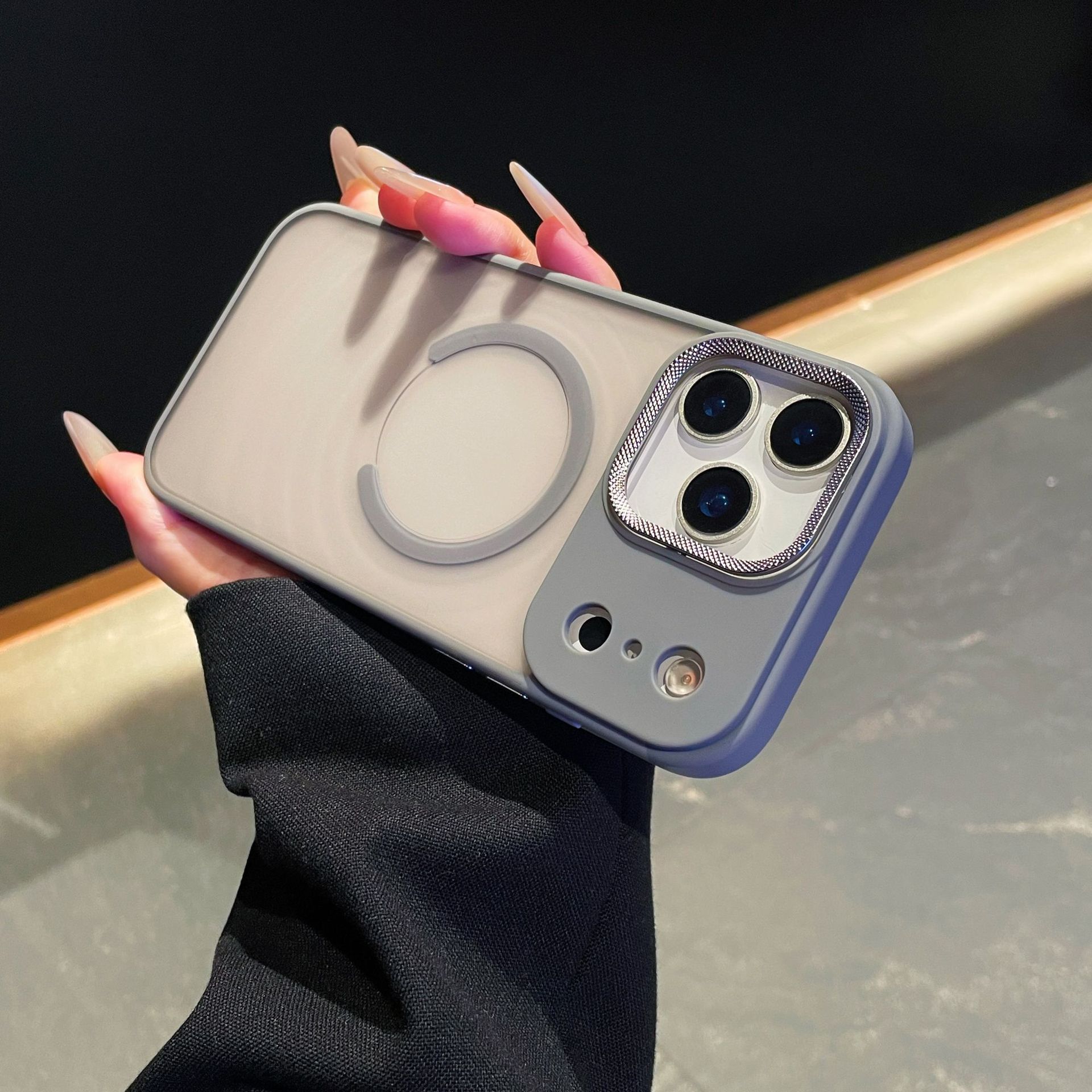 

Applicable To IPhone17proMax Magnetic Phone Case Skin Feeling Apple 16 Metal Mirror Matte 15 Pole Anti Fall Cover iPhone17