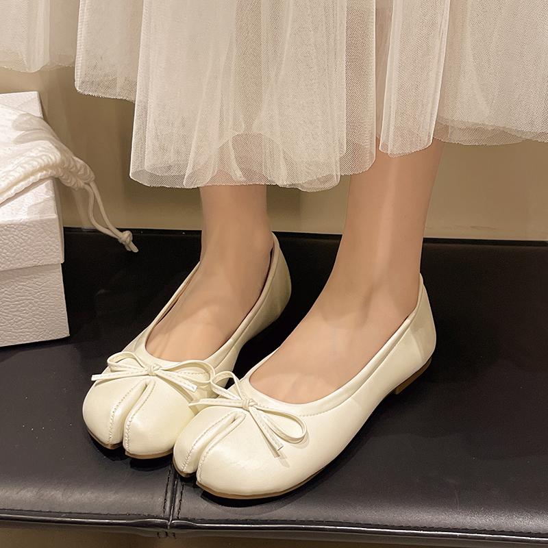 2025 Japansk Stil Tabi Ninja Sko Kvinner Retro Semsket Skinn Flats Delt Hov Tå Båtsko Femme Mary Jeans Mokasiner Ballerinas sko