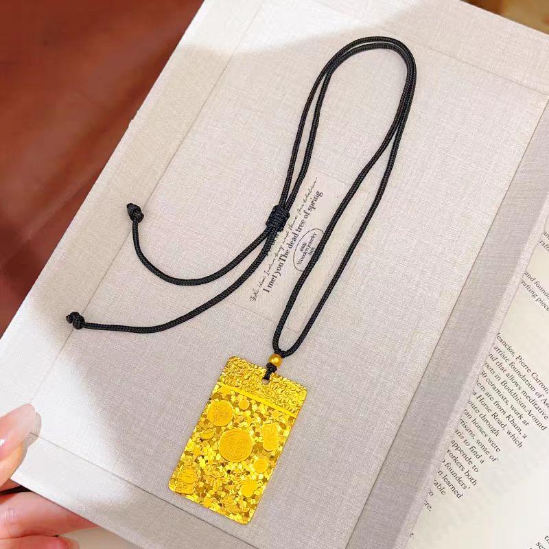 Gold Pendant Necklace: Super Flash, Auspicious Sand Gold Ice Card Design for Women